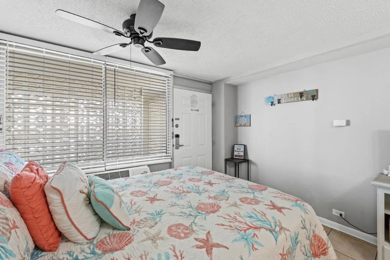 Semesterbostad Fontainebleau Terrace #400 By Book That Condo Panama City Beach