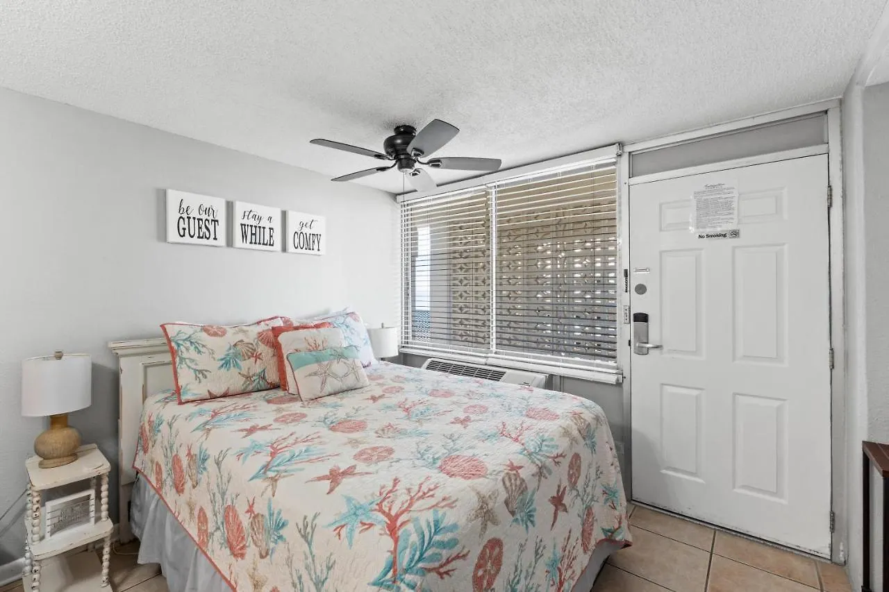 Semesterbostad Fontainebleau Terrace #400 By Book That Condo Panama City Beach